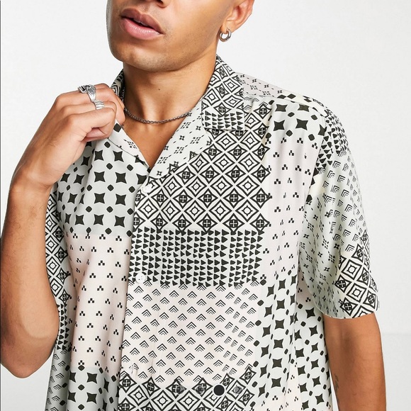 NWOT Men’s ASOS DESIGN relaxed / oversized shirt in patch geo print - Picture 2 of 7